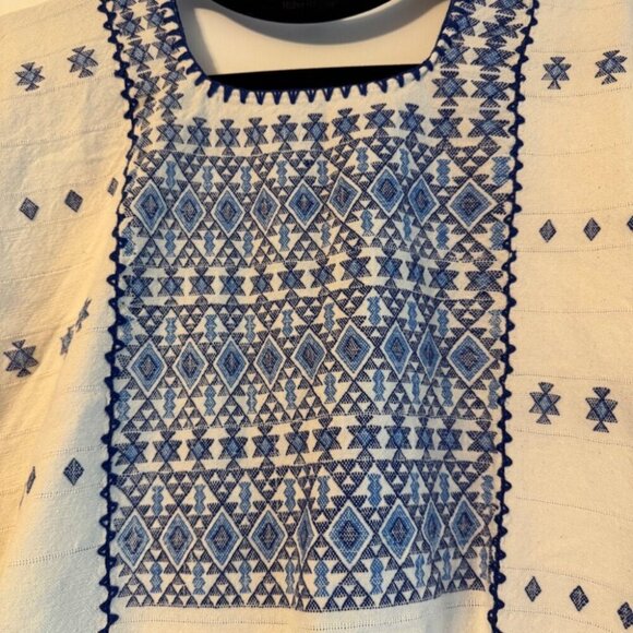 Mi Golondrina One of a Kind Huipil Fino Blanca Azul - Picture 2 of 4